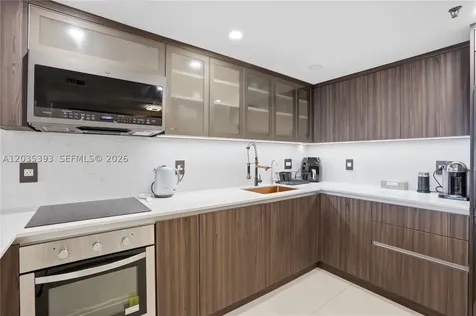 20505 E Country Club Drive Aventura FL 33180