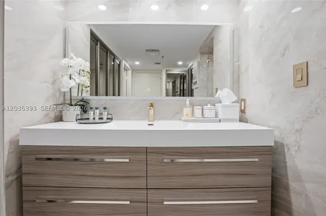 20505 E Country Club Drive Aventura FL 33180