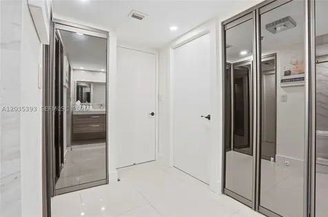 20505 E Country Club Drive Aventura FL 33180