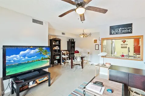 10053 Winding Lake Road Sunrise FL 33351