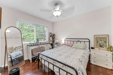 5685 SW 80th Street Miami FL 33143