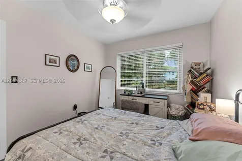 5685 SW 80th Street Miami FL 33143