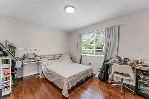 5685 SW 80th Street Miami FL 33143