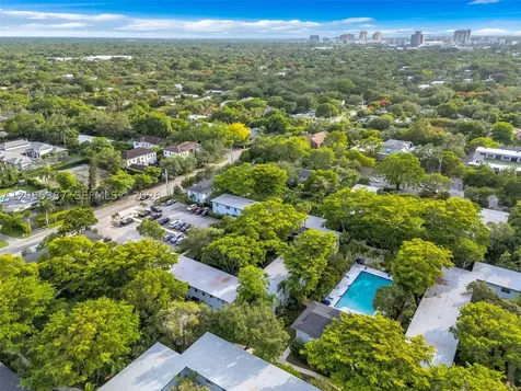 5685 SW 80th Street Miami FL 33143