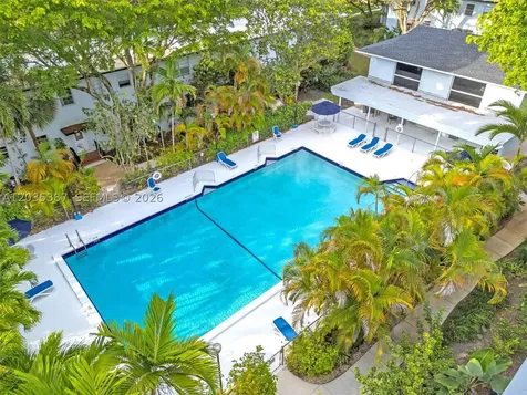 5685 SW 80th Street Miami FL 33143