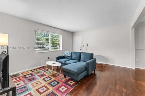 5685 SW 80th Street Miami FL 33143