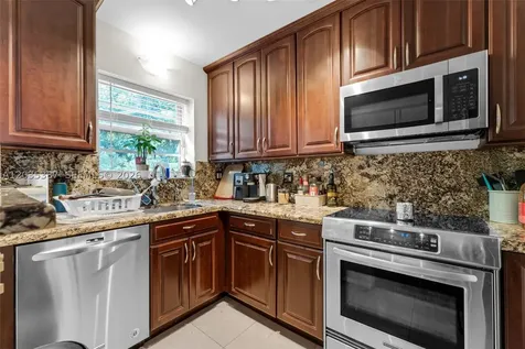 5685 SW 80th Street Miami FL 33143