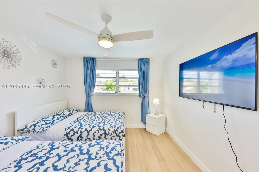 614 S Crescent Drive Hollywood FL 33021