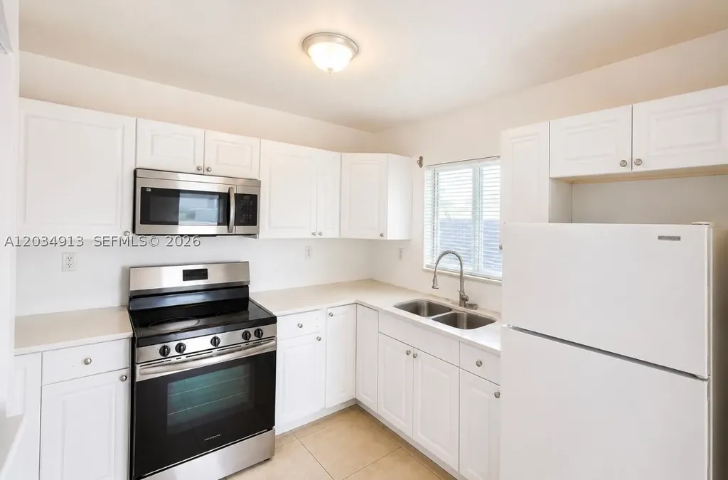 10595 SW 171st Street Miami FL 33157