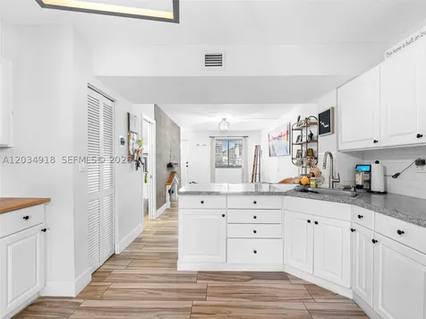 1805 SW 107th Avenue Miami FL 33165