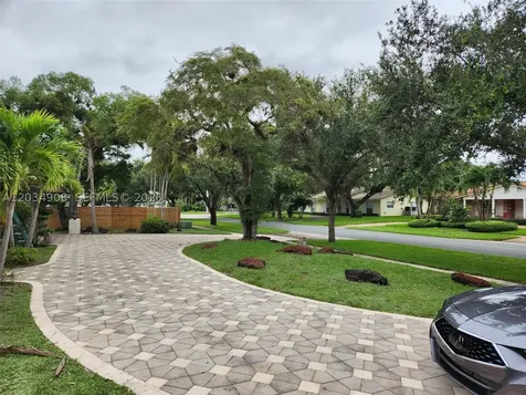 5860 SW 8th Street Plantation FL 33317
