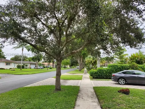 5860 SW 8th Street Plantation FL 33317