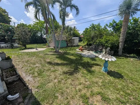 29-33 SE 4th Dania Beach FL 33004