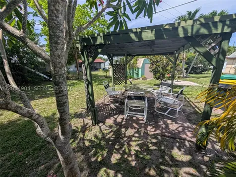 29-33 SE 4th Dania Beach FL 33004