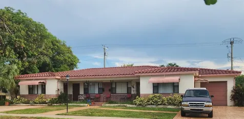 29-33 SE 4th Dania Beach FL 33004