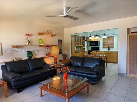 29-33 SE 4th Dania Beach FL 33004