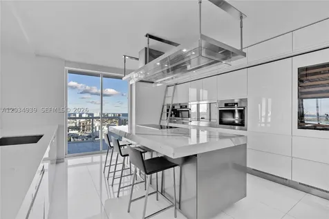 10 Venetian Way Miami Beach FL 33139