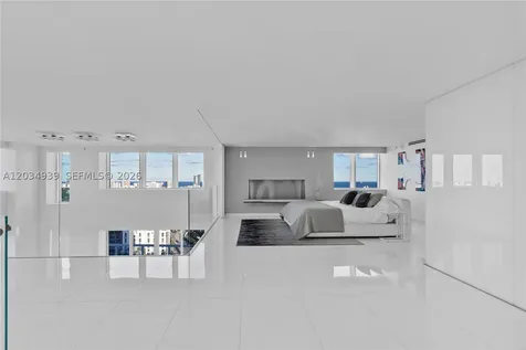 10 Venetian Way Miami Beach FL 33139