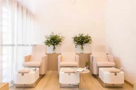 2201 Collins Avenue Miami Beach FL 33139