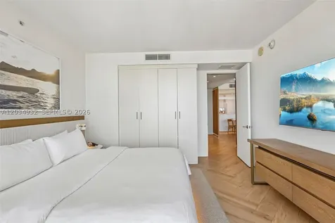 2201 Collins Avenue Miami Beach FL 33139