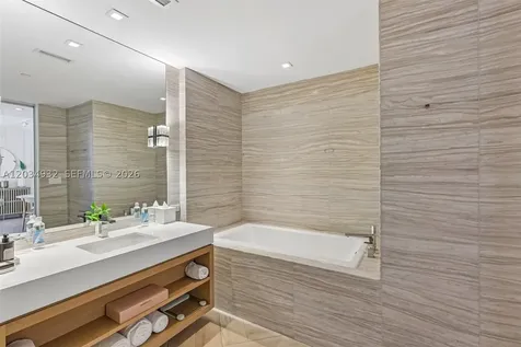 2201 Collins Avenue Miami Beach FL 33139