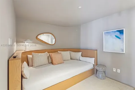 2201 Collins Avenue Miami Beach FL 33139