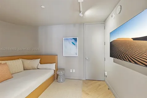 2201 Collins Avenue Miami Beach FL 33139