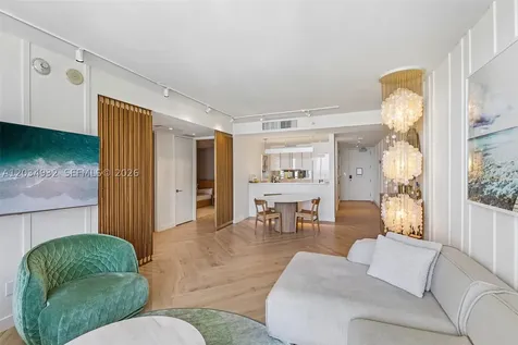 2201 Collins Avenue Miami Beach FL 33139