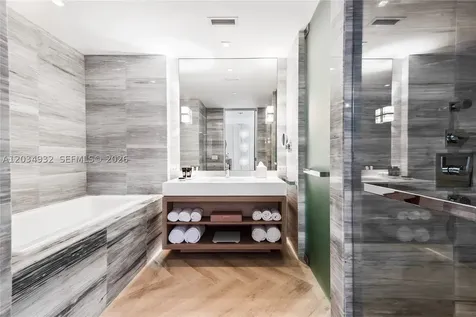 2201 Collins Avenue Miami Beach FL 33139