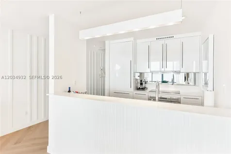 2201 Collins Avenue Miami Beach FL 33139