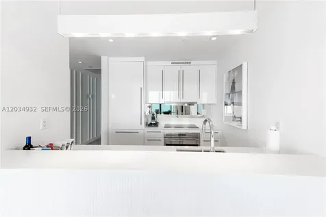 2201 Collins Avenue Miami Beach FL 33139