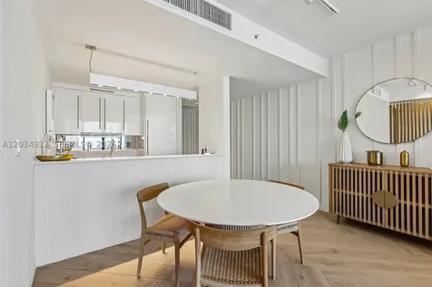 2201 Collins Avenue Miami Beach FL 33139