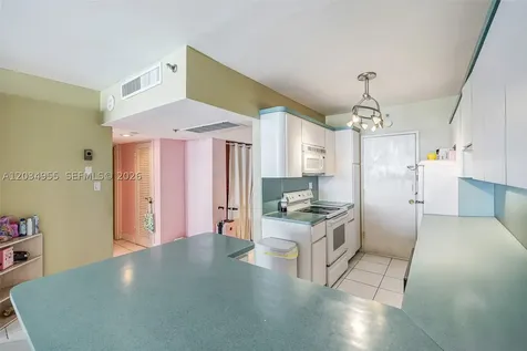 100 Lincoln Road Miami Beach FL 33139