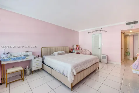 100 Lincoln Road Miami Beach FL 33139