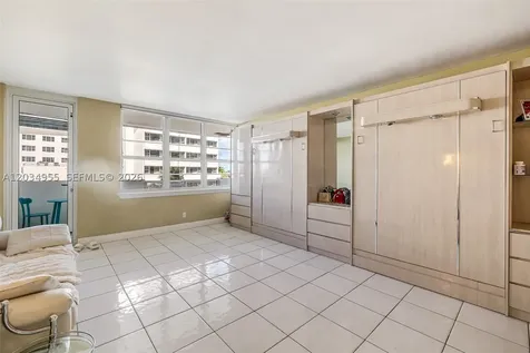 100 Lincoln Road Miami Beach FL 33139