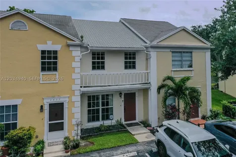 2836 S Edgehill Lane Cooper City FL 33026