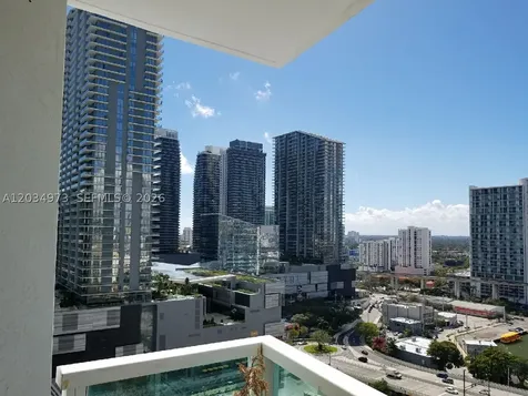 31 SE 5th Street Miami FL 33131