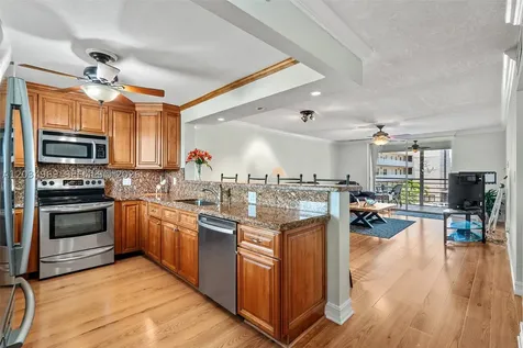 325 SE 11th Terrace Dania Beach FL 33004