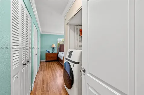 325 SE 11th Terrace Dania Beach FL 33004