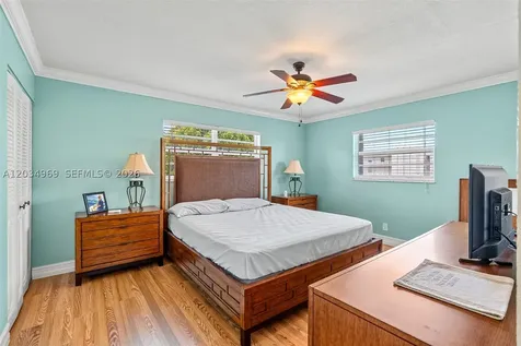 325 SE 11th Terrace Dania Beach FL 33004