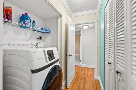 325 SE 11th Terrace Dania Beach FL 33004