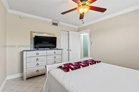 325 SE 11th Terrace Dania Beach FL 33004