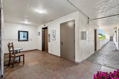 325 SE 11th Terrace Dania Beach FL 33004