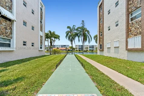 325 SE 11th Terrace Dania Beach FL 33004