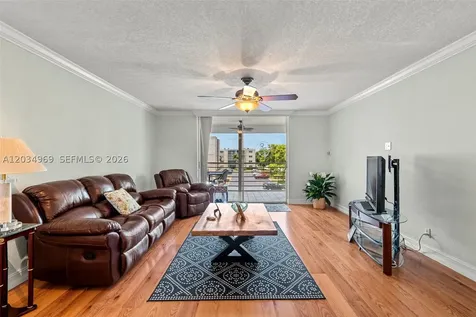 325 SE 11th Terrace Dania Beach FL 33004