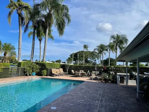 181 Atlantis Boulevard Atlantis FL 33462