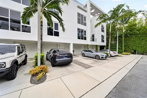 455 NE 39th Miami FL 33137