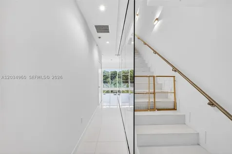 455 NE 39th Miami FL 33137