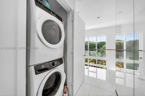 455 NE 39th Miami FL 33137