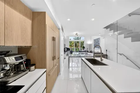 455 NE 39th Miami FL 33137